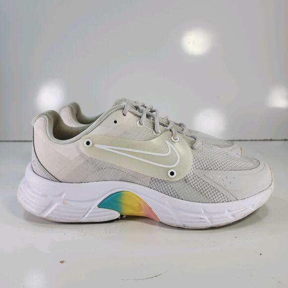 Women's Nike Alphina 5000 Sneakers Sz 8 011455 Gray Synthetic Running Gym Shoes - Picture 1 of 12